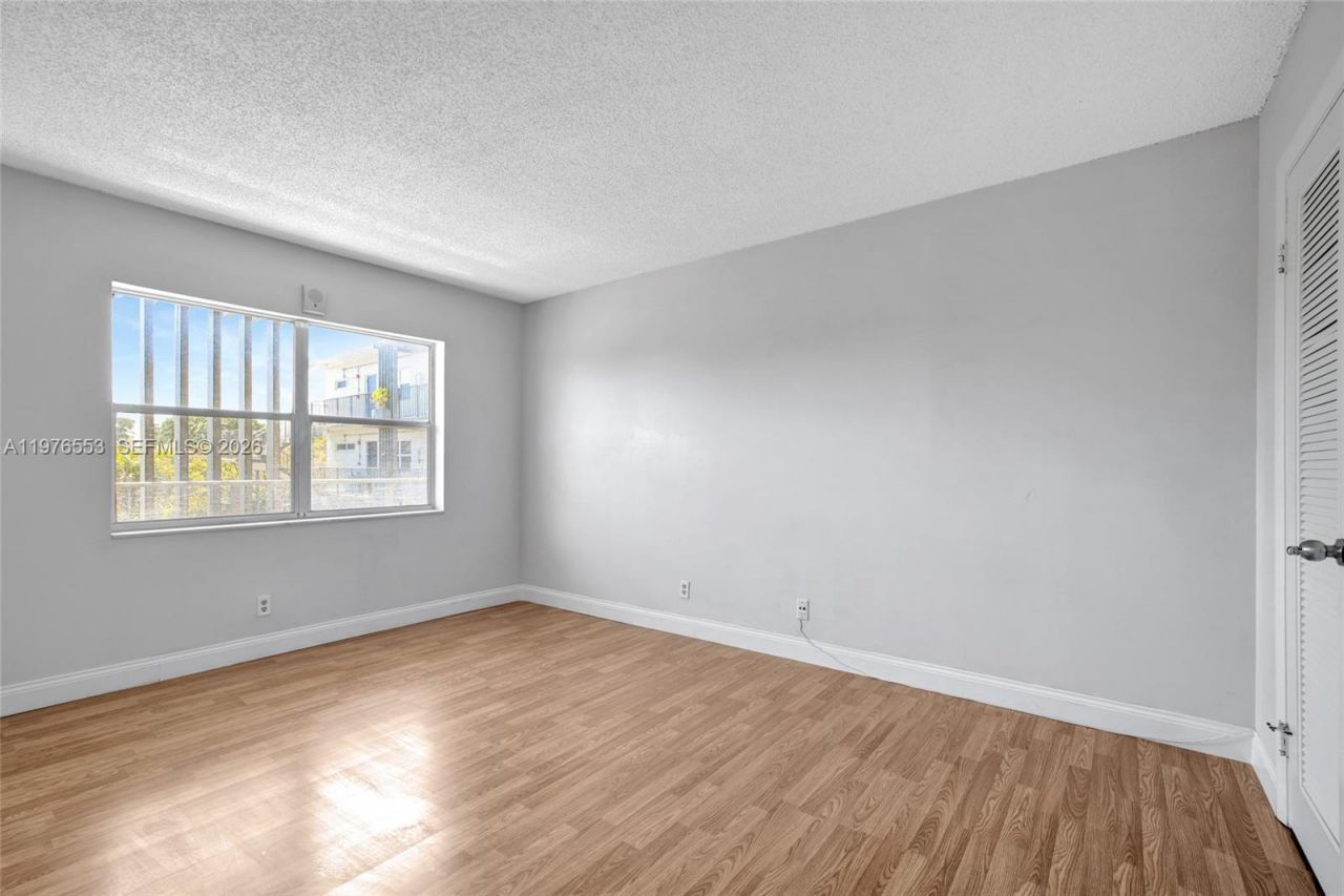 609 NE 13th Ave , Unit 301, Fort Lauderdale, FL 33304 Photo