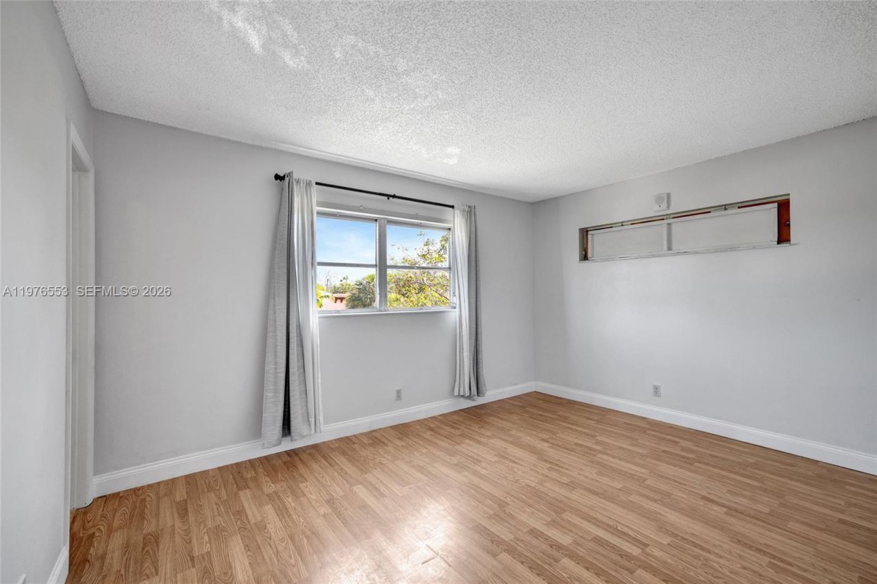 609 NE 13th Ave , Unit 301, Fort Lauderdale, FL 33304 Photo