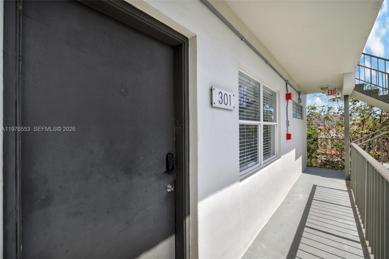 609 NE 13th Ave , Unit 301, Fort Lauderdale, FL 33304 Photo