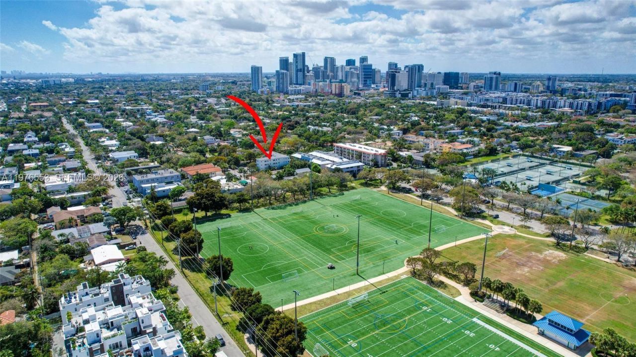 609 NE 13th Ave , Unit 301, Fort Lauderdale, FL 33304 Photo