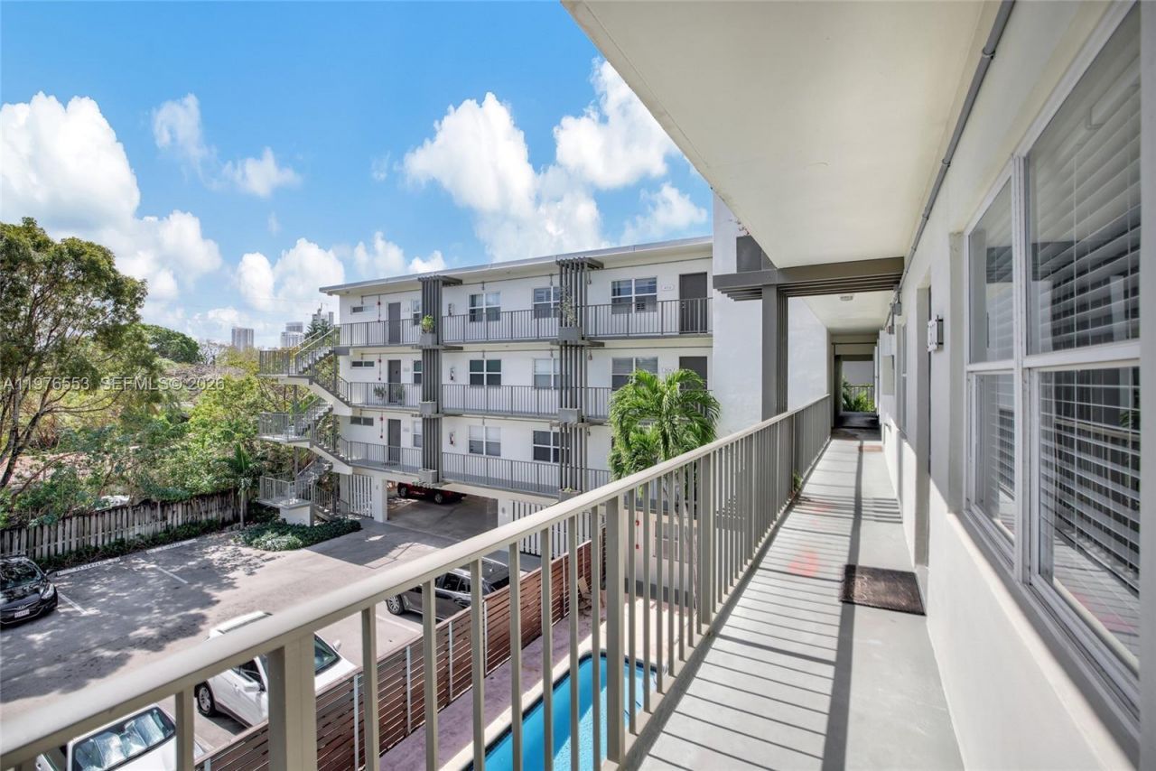 609 NE 13th Ave , Unit 301, Fort Lauderdale, FL 33304 Photo