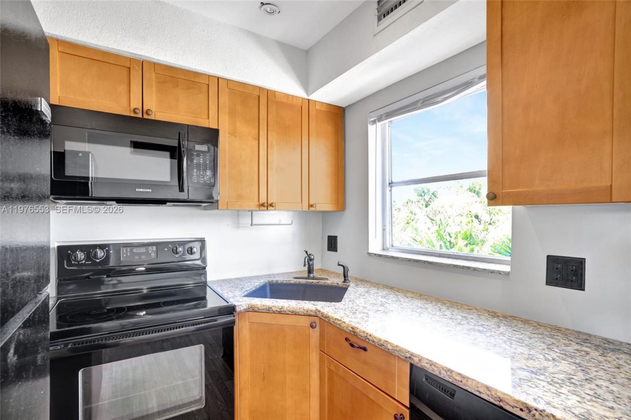 609 NE 13th Ave , Unit 301, Fort Lauderdale, FL 33304 Photo