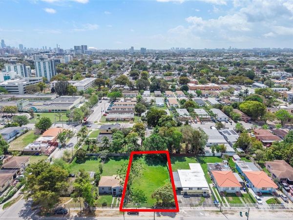 1922 NW 33rd St , Miami, FL 33142