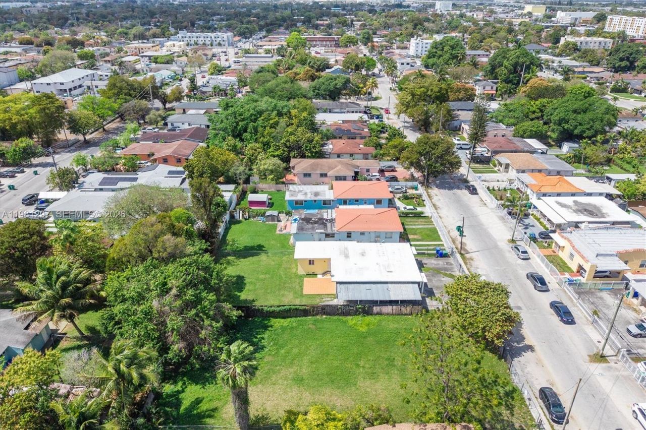 1922 NW 33rd St , Miami, FL 33142 Photo