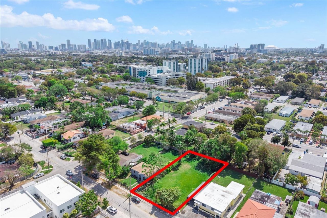 1922 NW 33rd St , Miami, FL 33142 Photo