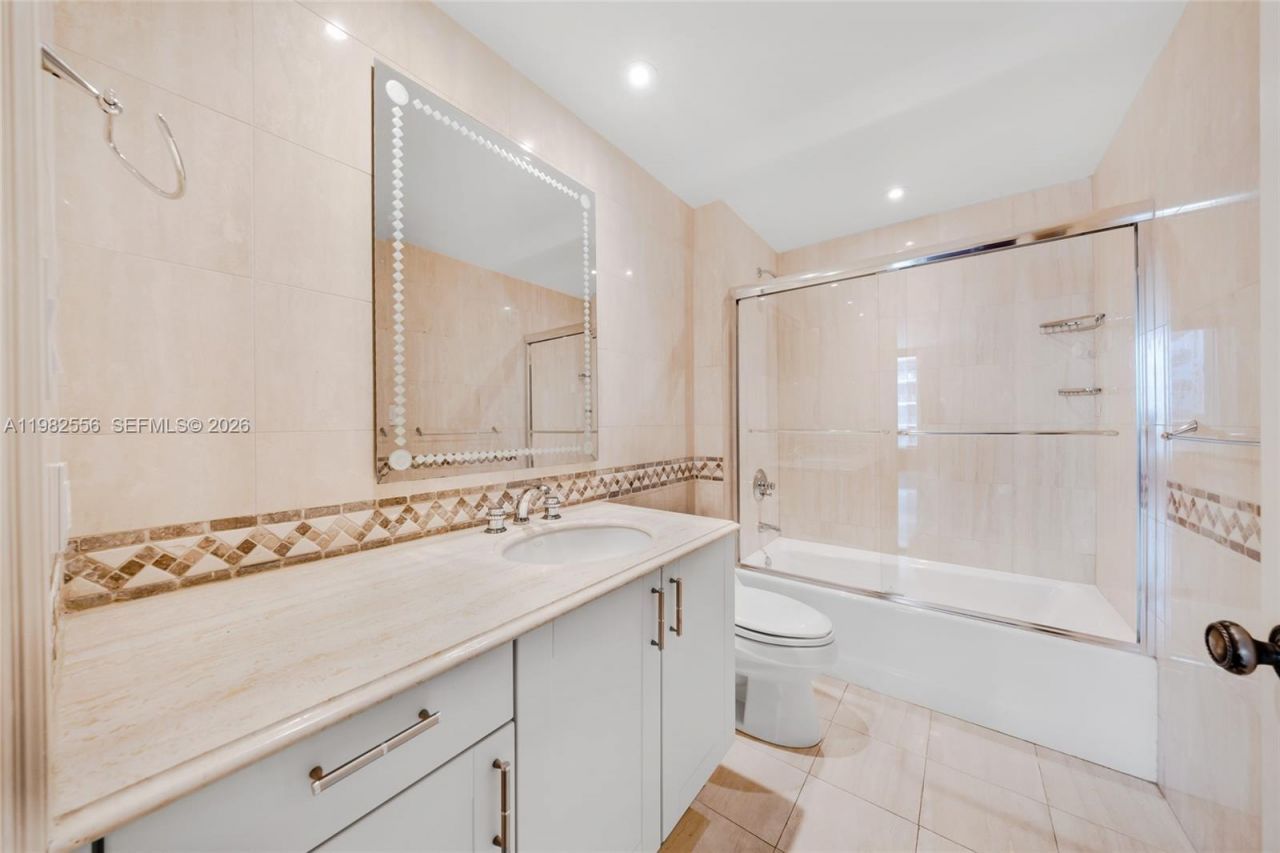 430 Grand Bay Dr , Unit 902, Key Biscayne, FL 33149 Photo