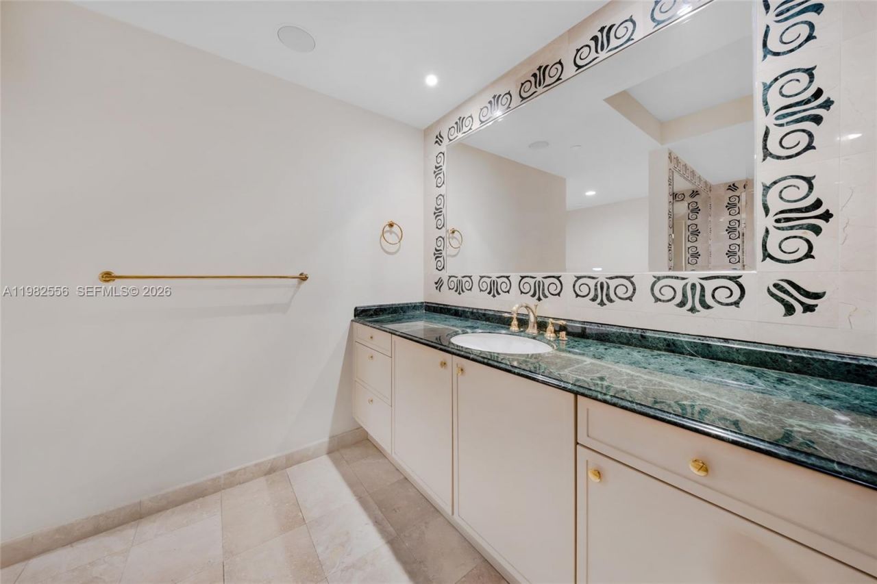 430 Grand Bay Dr , Unit 902, Key Biscayne, FL 33149 Photo