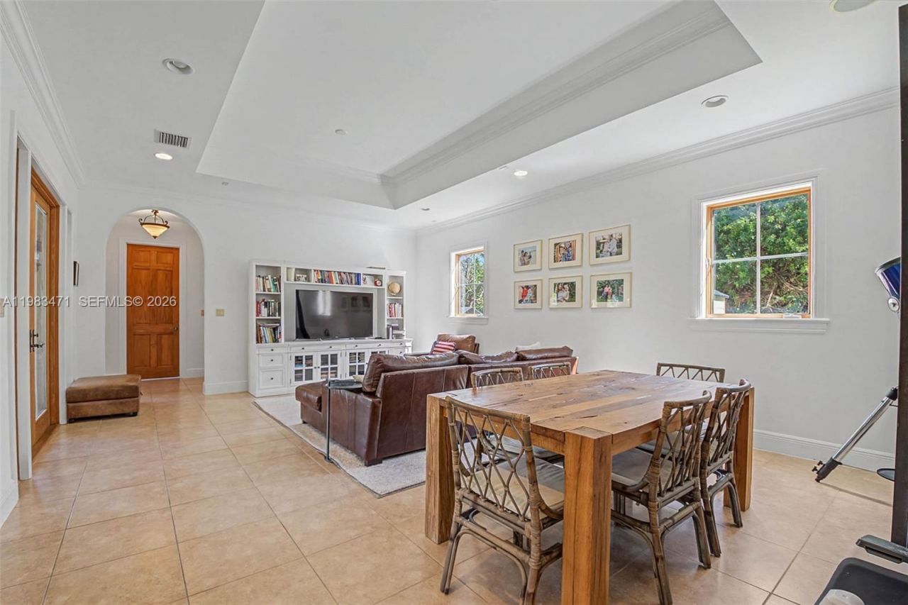 6075 SW 85th Ave , Miami, FL 33143 Photo