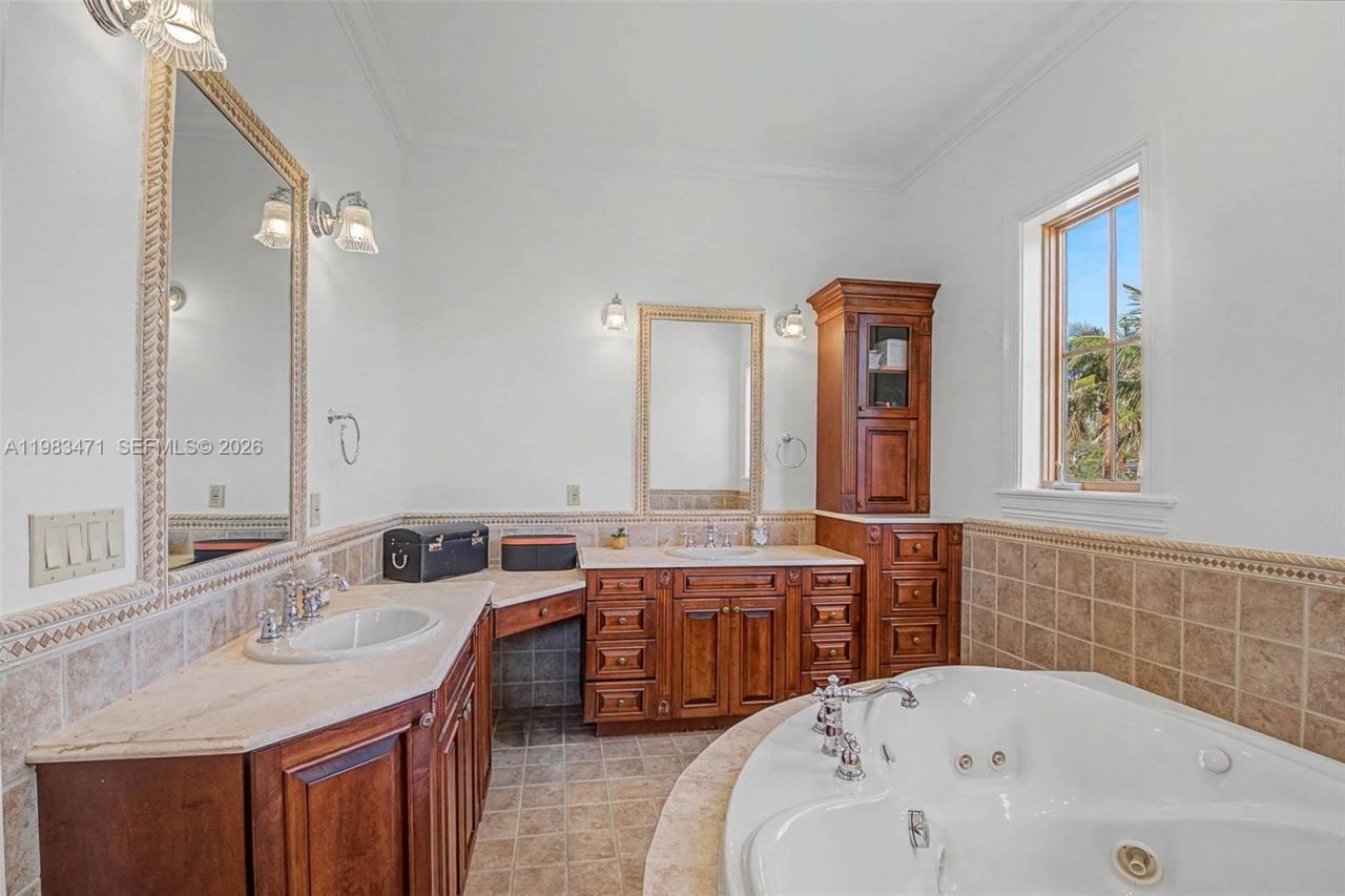 6075 SW 85th Ave , Miami, FL 33143 Photo