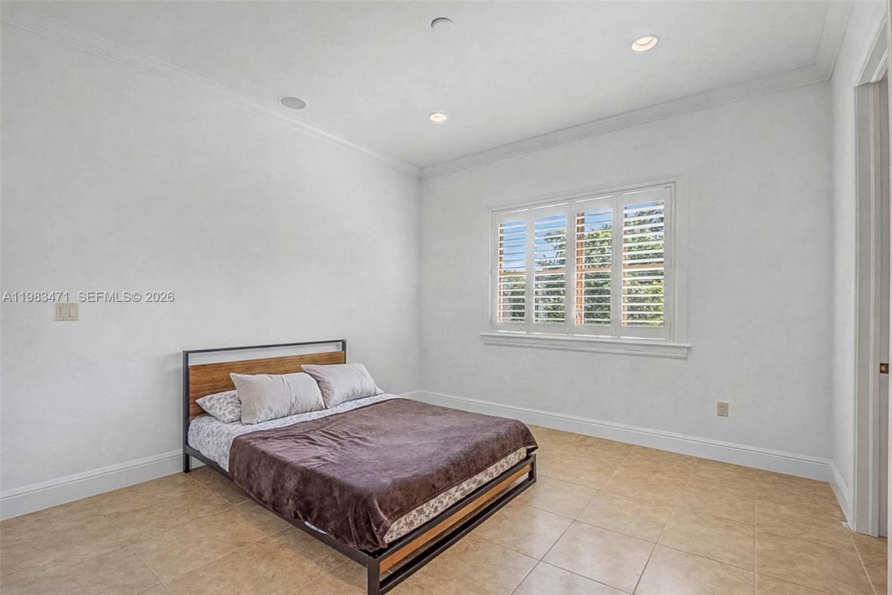 6075 SW 85th Ave , Miami, FL 33143 Photo