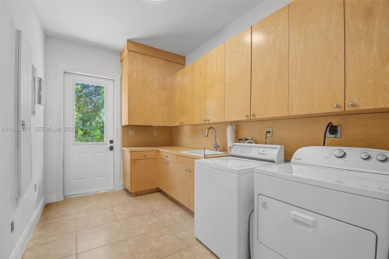 6075 SW 85th Ave , Miami, FL 33143 Photo