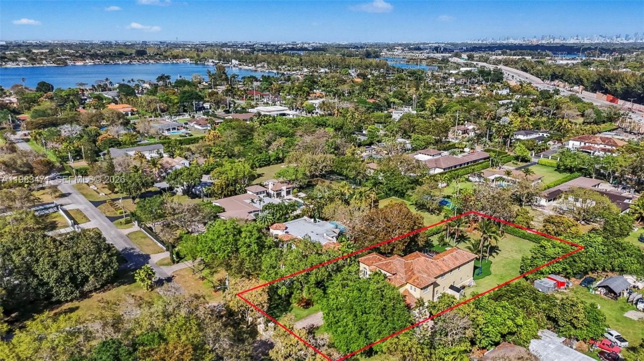 6075 SW 85th Ave , Miami, FL 33143 Photo