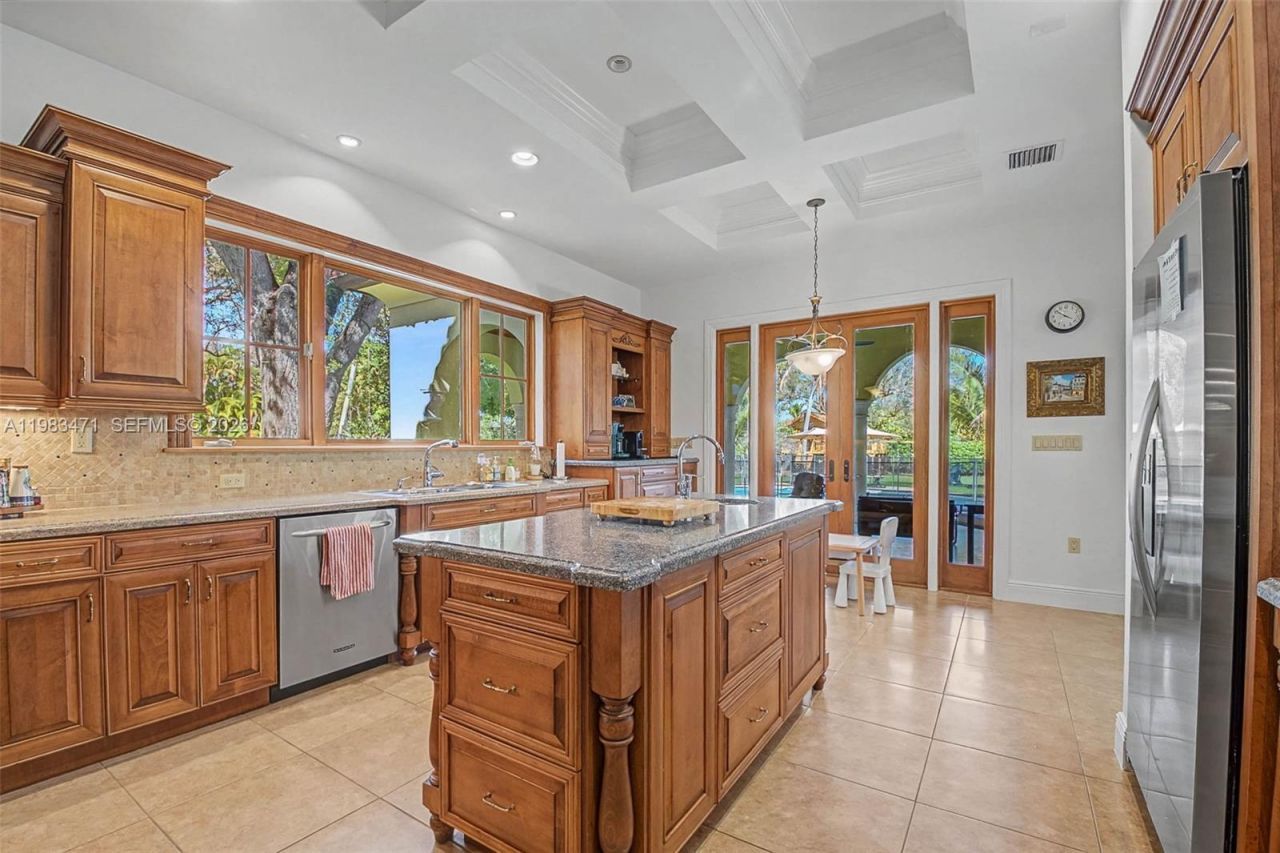 6075 SW 85th Ave , Miami, FL 33143 Photo