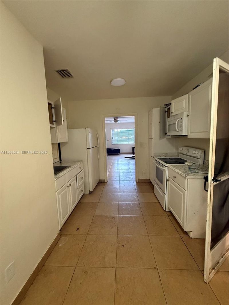 1541 NE 205th Ter, Miami, FL 33179 Photo