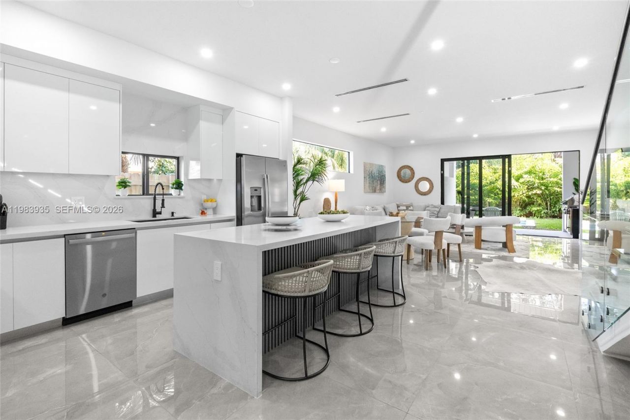 325 SW 16th St , Unit B, Fort Lauderdale, FL 33315 Photo