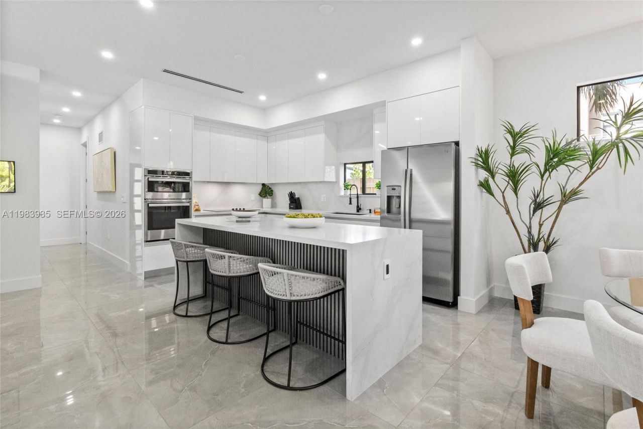 325 SW 16th St , Unit B, Fort Lauderdale, FL 33315 Photo