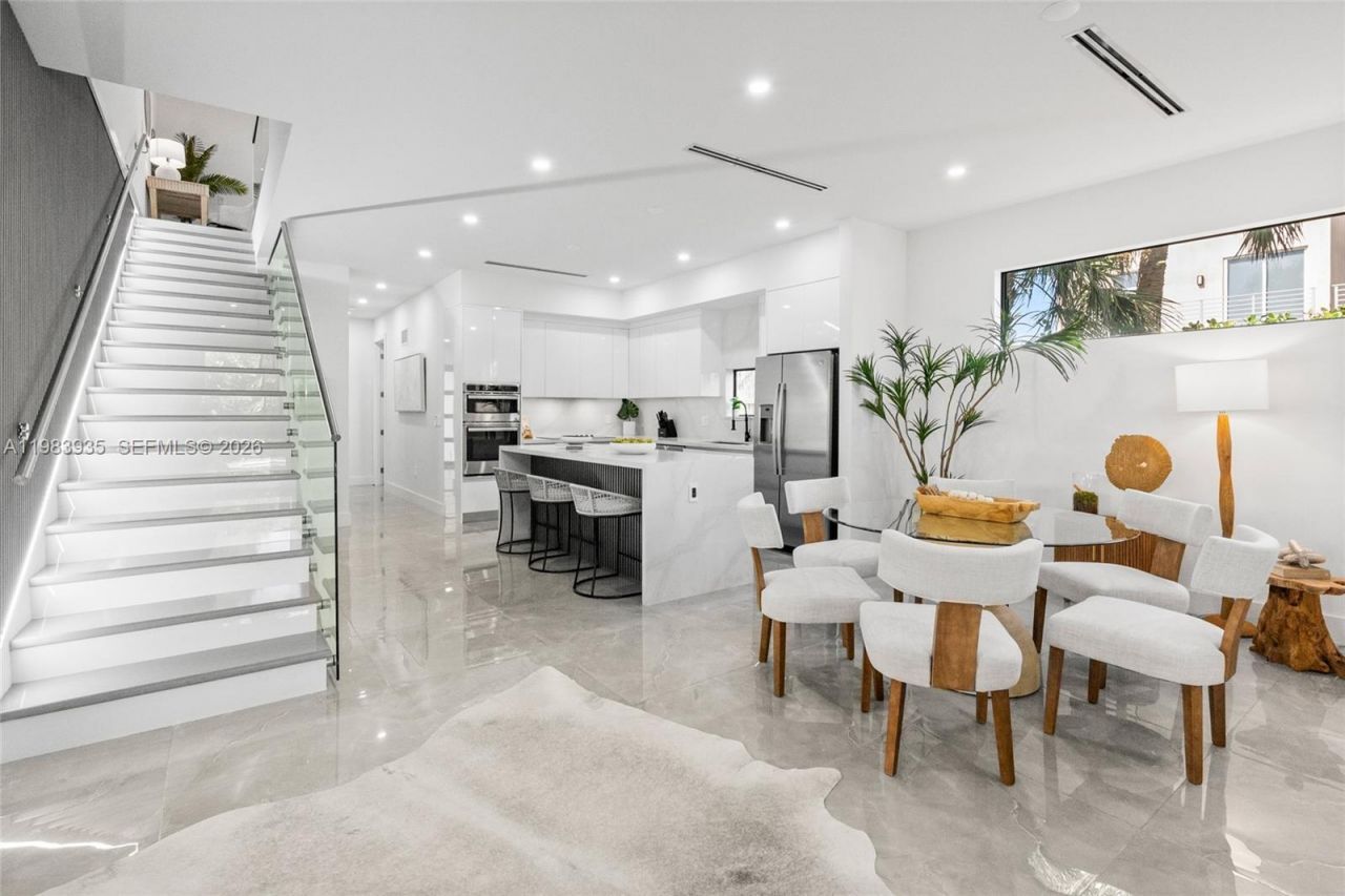 325 SW 16th St , Unit B, Fort Lauderdale, FL 33315 Photo