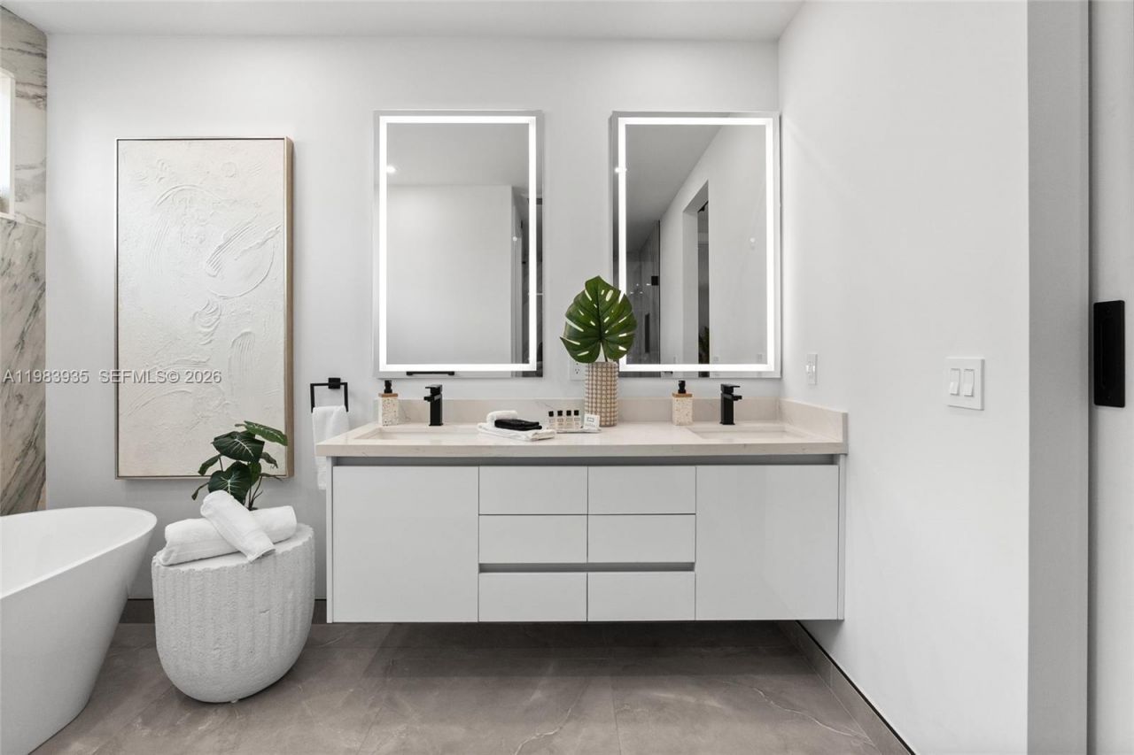 325 SW 16th St , Unit B, Fort Lauderdale, FL 33315 Photo