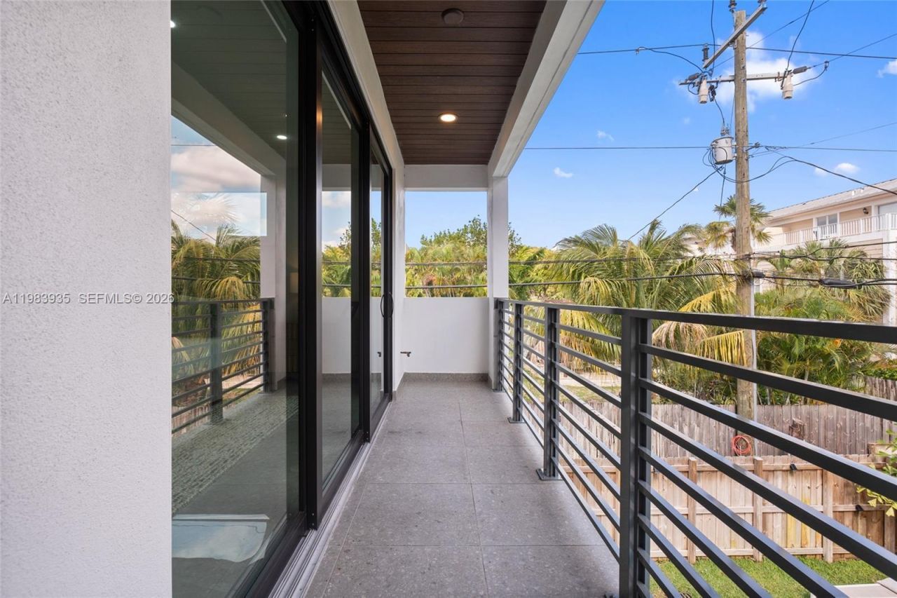 325 SW 16th St , Unit B, Fort Lauderdale, FL 33315 Photo