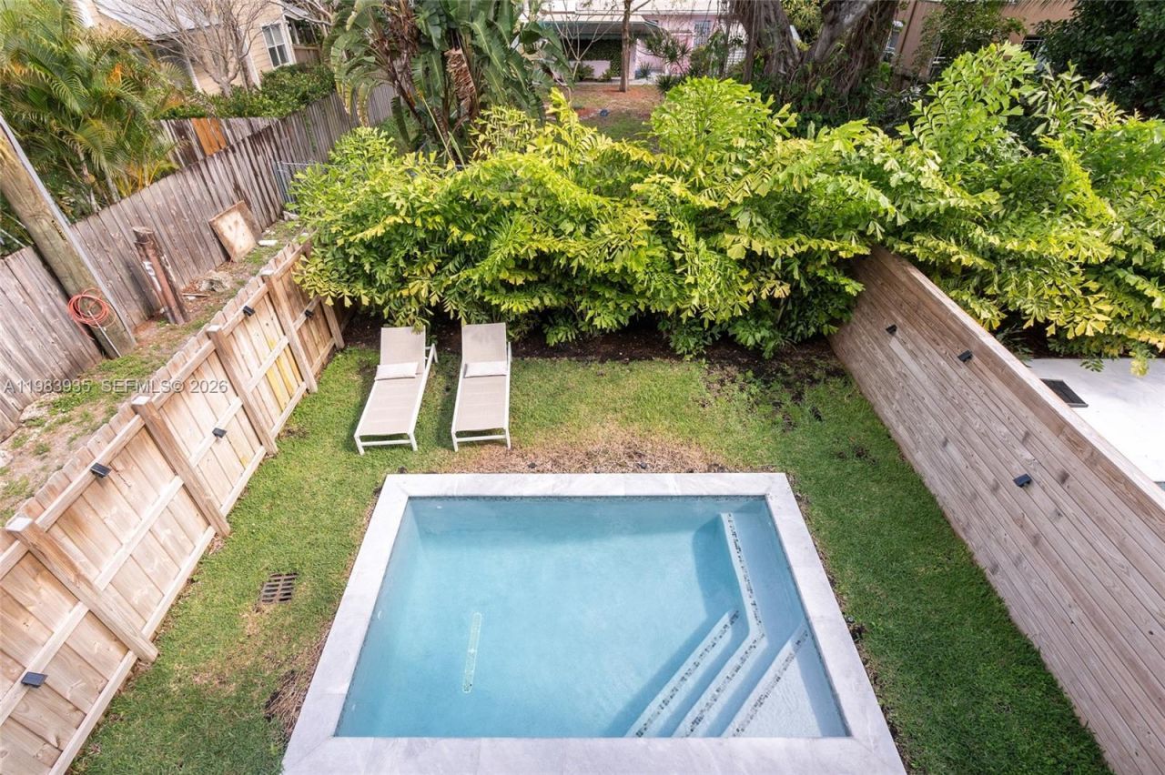 325 SW 16th St , Unit B, Fort Lauderdale, FL 33315 Photo