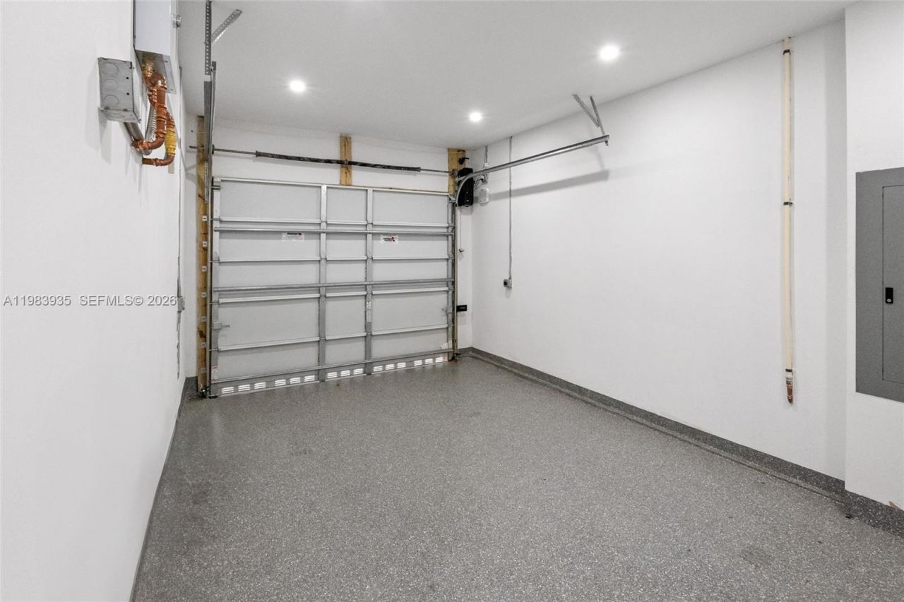 325 SW 16th St , Unit B, Fort Lauderdale, FL 33315 Photo