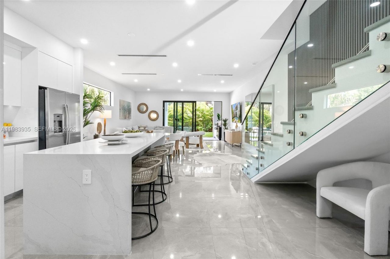 325 SW 16th St , Unit B, Fort Lauderdale, FL 33315 Photo