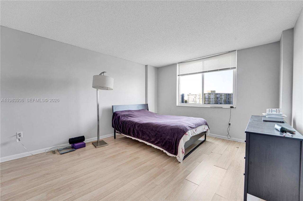 919 Hillcrest Dr, Unit 704, Hollywood, FL 33021 Photo