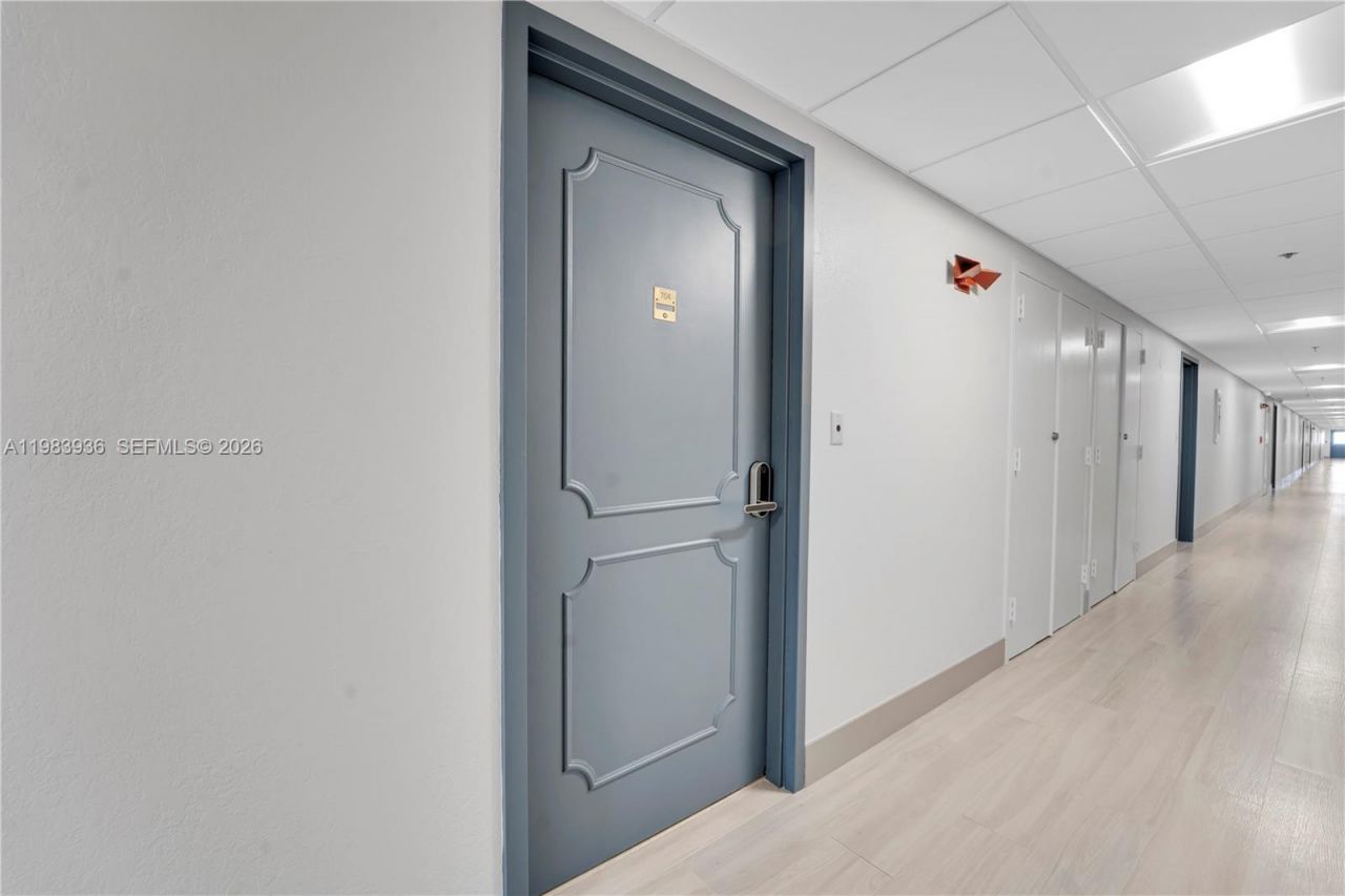 919 Hillcrest Dr, Unit 704, Hollywood, FL 33021 Photo