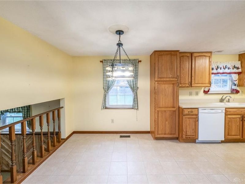 845 Sunset Drive, Englewood, OH 45322 Photo 12