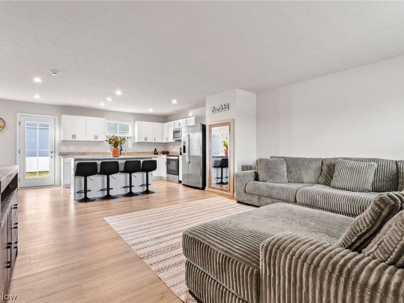 218 Leather Leaf Drive, Elyria, OH 44035 Photo 5