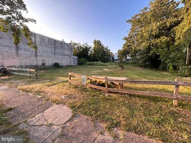 2027 W WESTMORELAND STREET, PHILADELPHIA, PA 19140