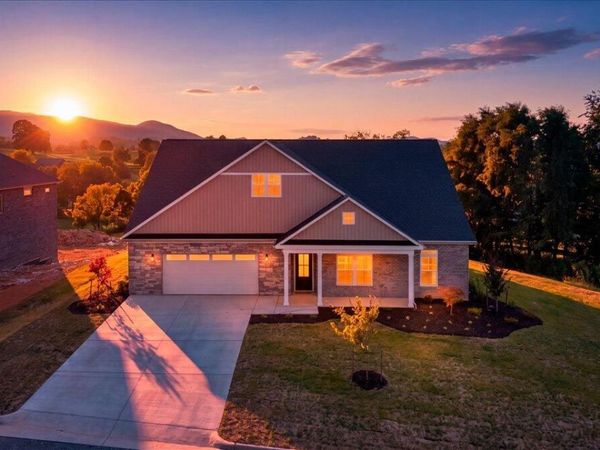 28 The Jackson of Ashley DR, Daleville, VA 24083
