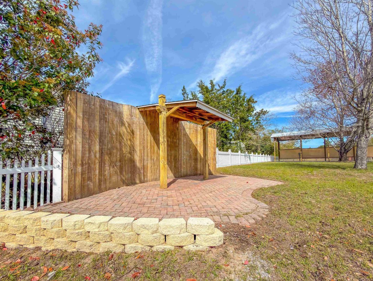 288 N Silver Lake Road, Marianna, FL 32448 Photo