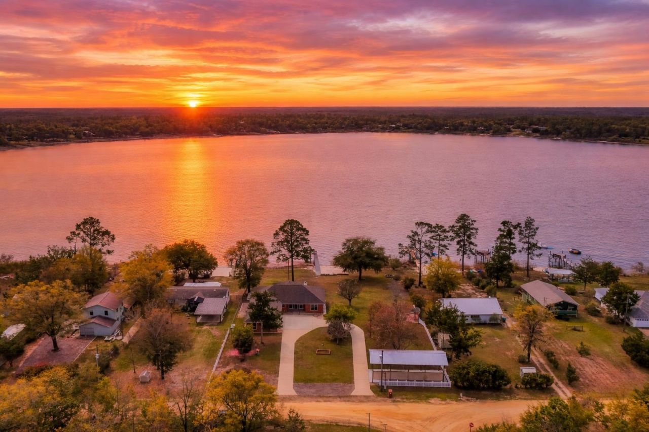 288 N Silver Lake Road, Marianna, FL 32448 Photo