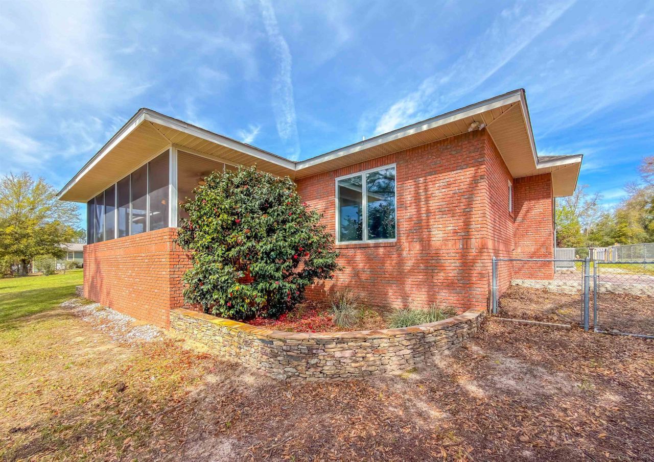 288 N Silver Lake Road, Marianna, FL 32448 Photo