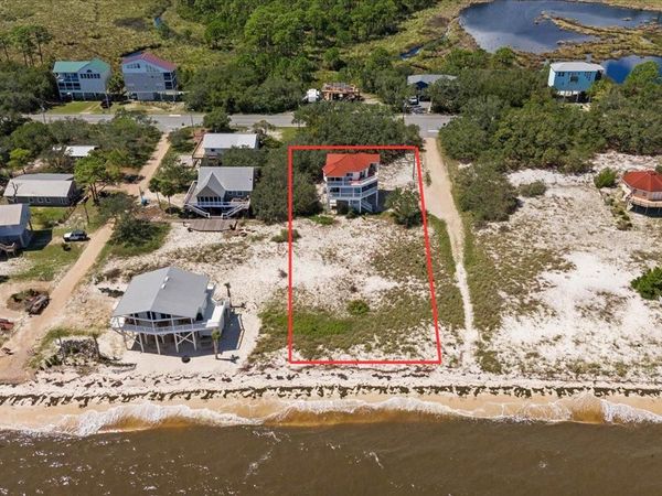 6 Kingfish Street , Alligator Point, FL 32346