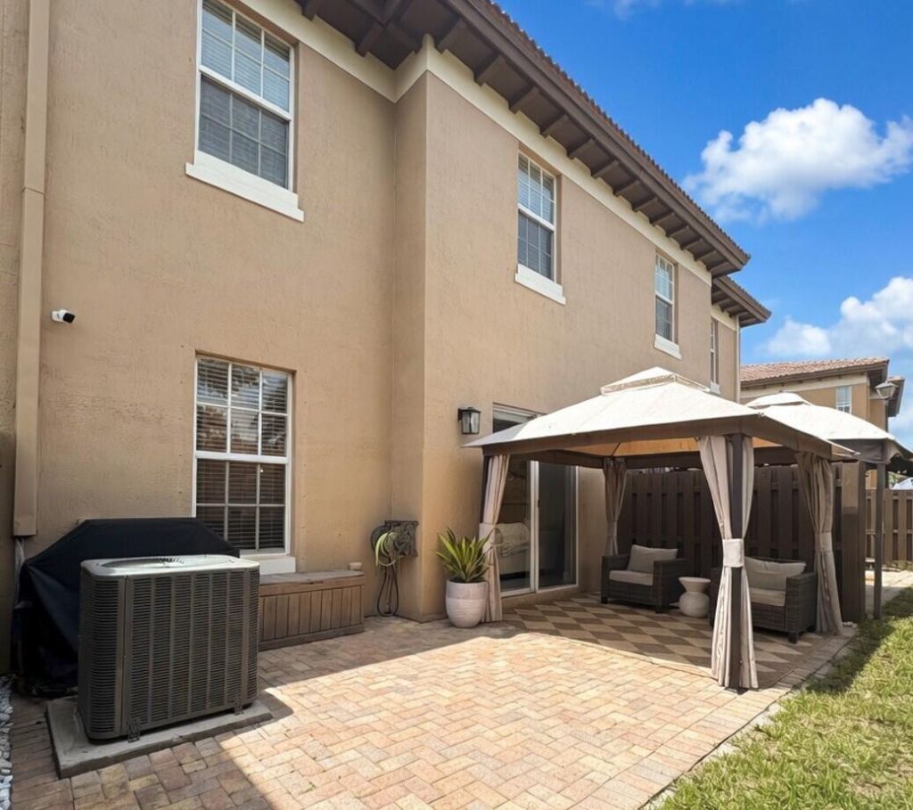 6956 Julia Gardens Drive, Coconut Creek, FL 33073 Photo