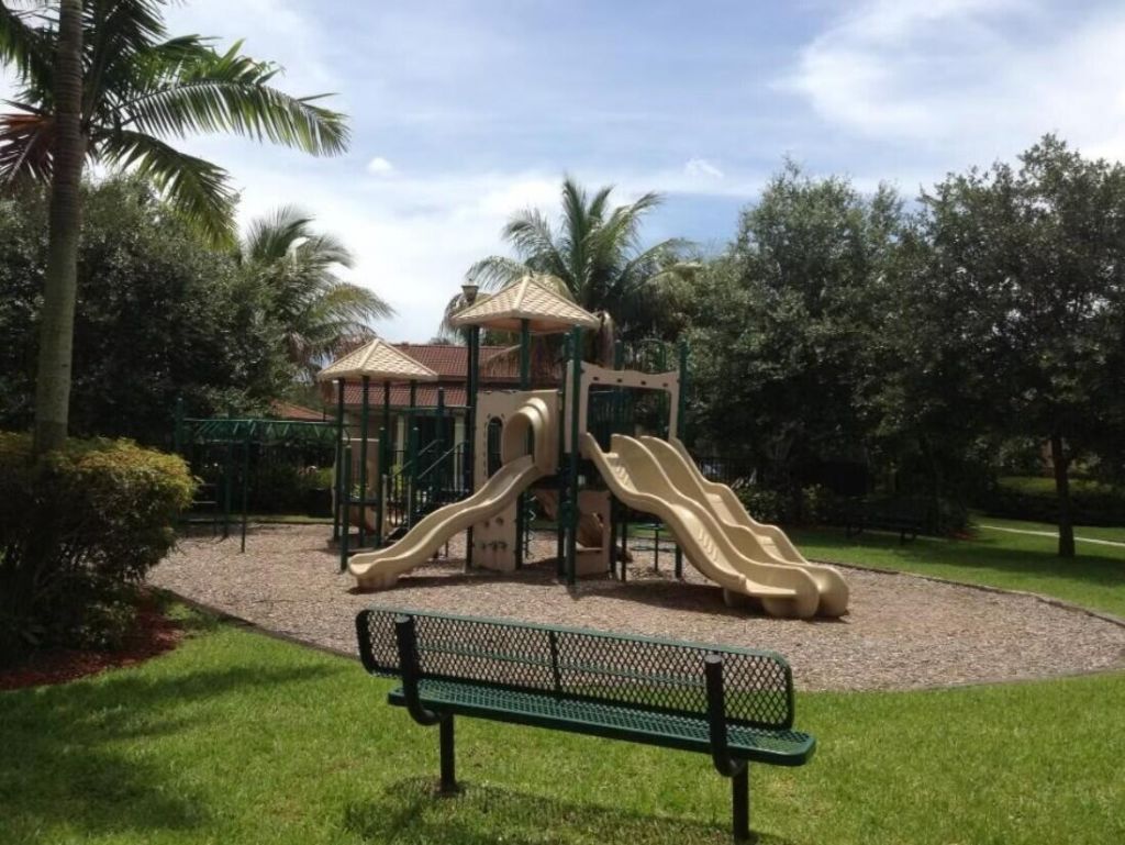 6956 Julia Gardens Drive, Coconut Creek, FL 33073 Photo