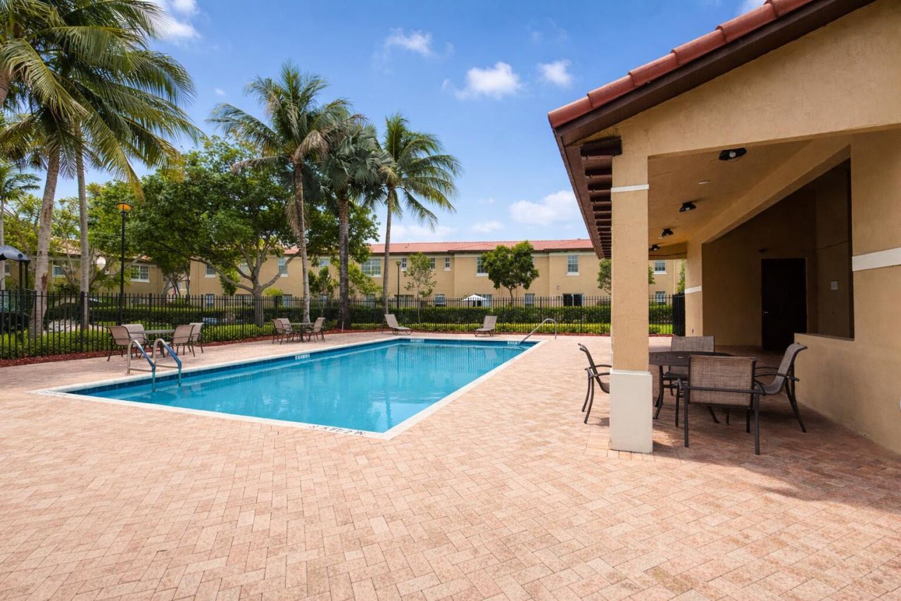 6956 Julia Gardens Drive, Coconut Creek, FL 33073 Photo