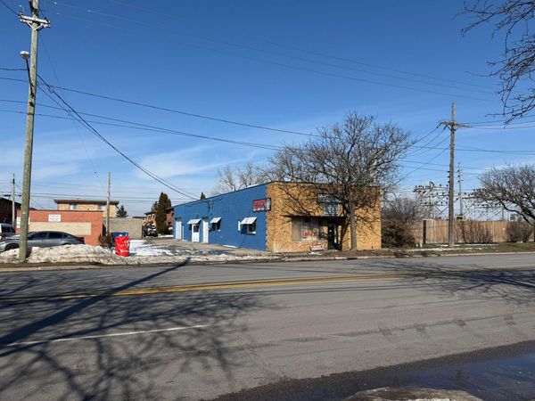 16321 Rockside Road , Maple Heights, OH 44137