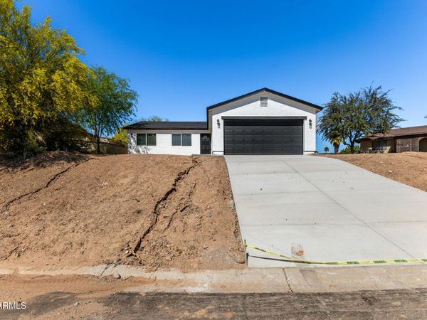 11506 W MISSOURI Avenue, Youngtown, AZ 85363