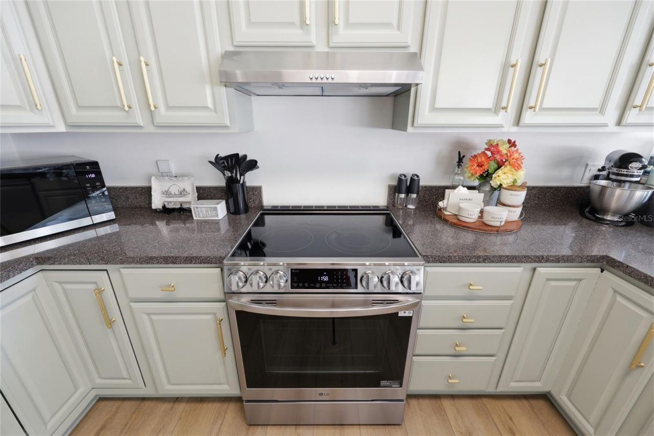 10007 NW 24th Place, Gainesville, FL 32606 Photo