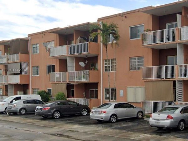 6850 W 16th Dr, Unit 211, Hialeah, FL 33014