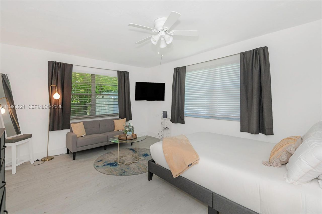 201 Columbus Pkwy , Hollywood, FL 33021 Photo