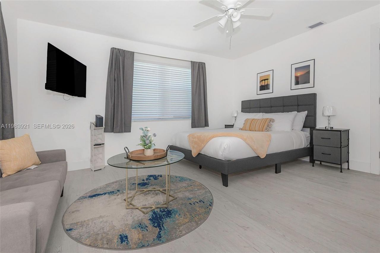 201 Columbus Pkwy , Hollywood, FL 33021 Photo