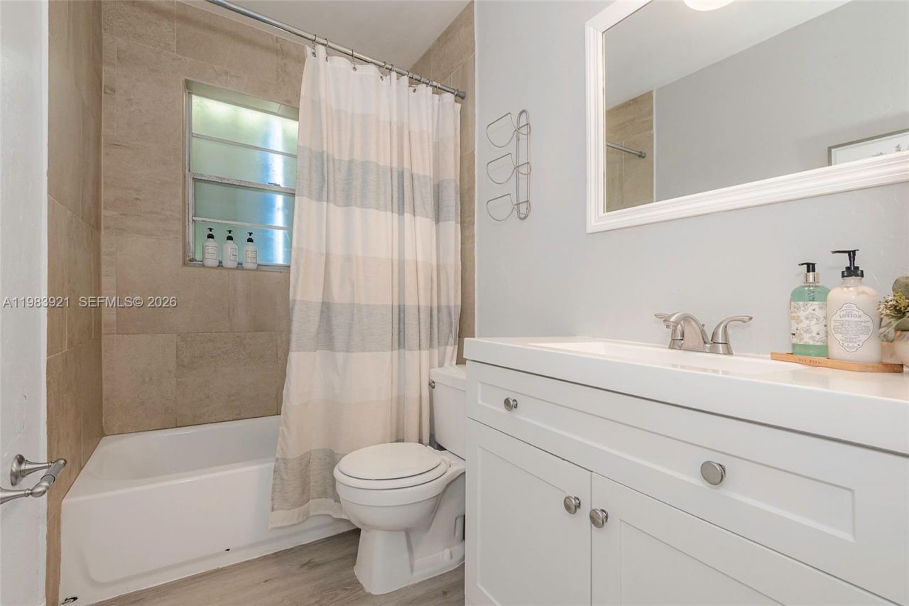 201 Columbus Pkwy , Hollywood, FL 33021 Photo