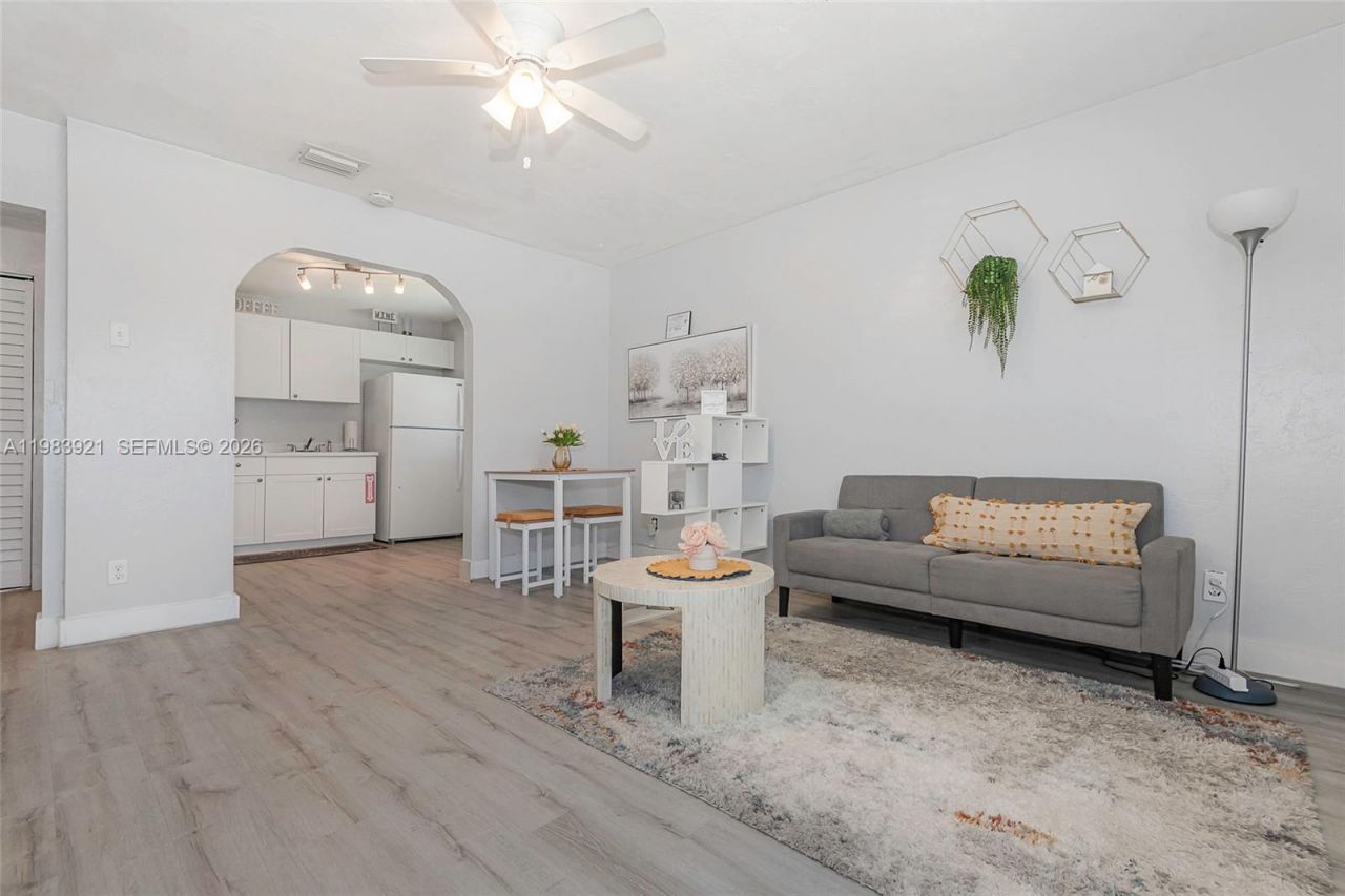 201 Columbus Pkwy , Hollywood, FL 33021 Photo