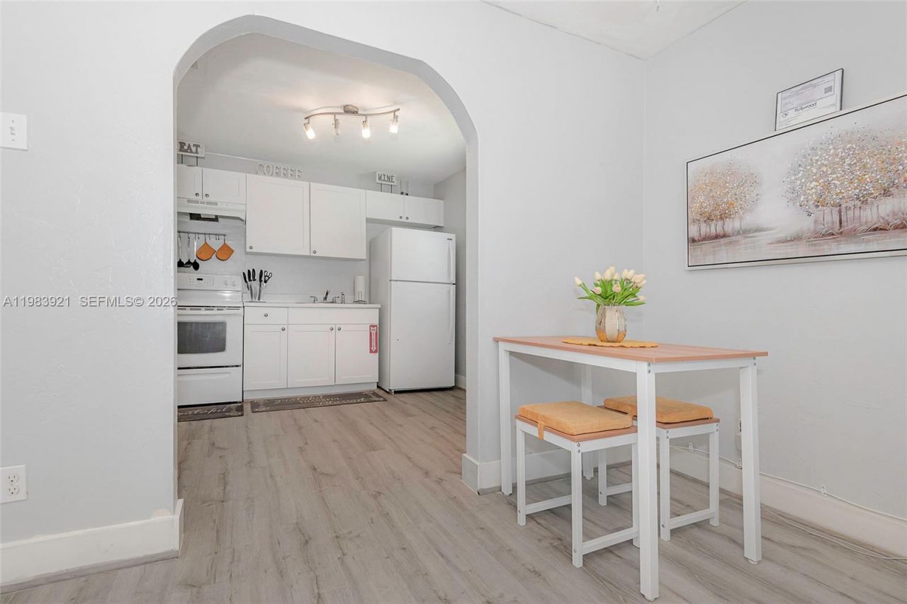 201 Columbus Pkwy , Hollywood, FL 33021 Photo