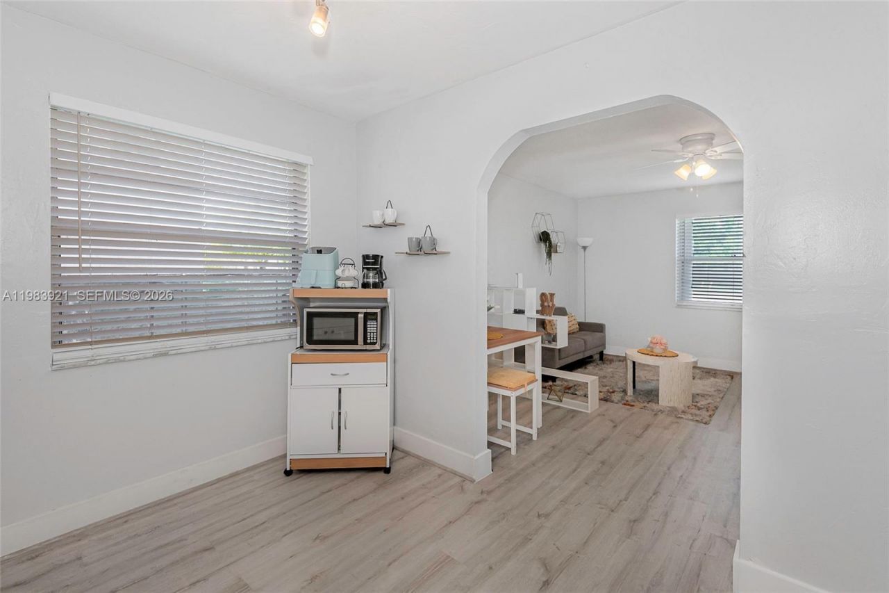 201 Columbus Pkwy , Hollywood, FL 33021 Photo