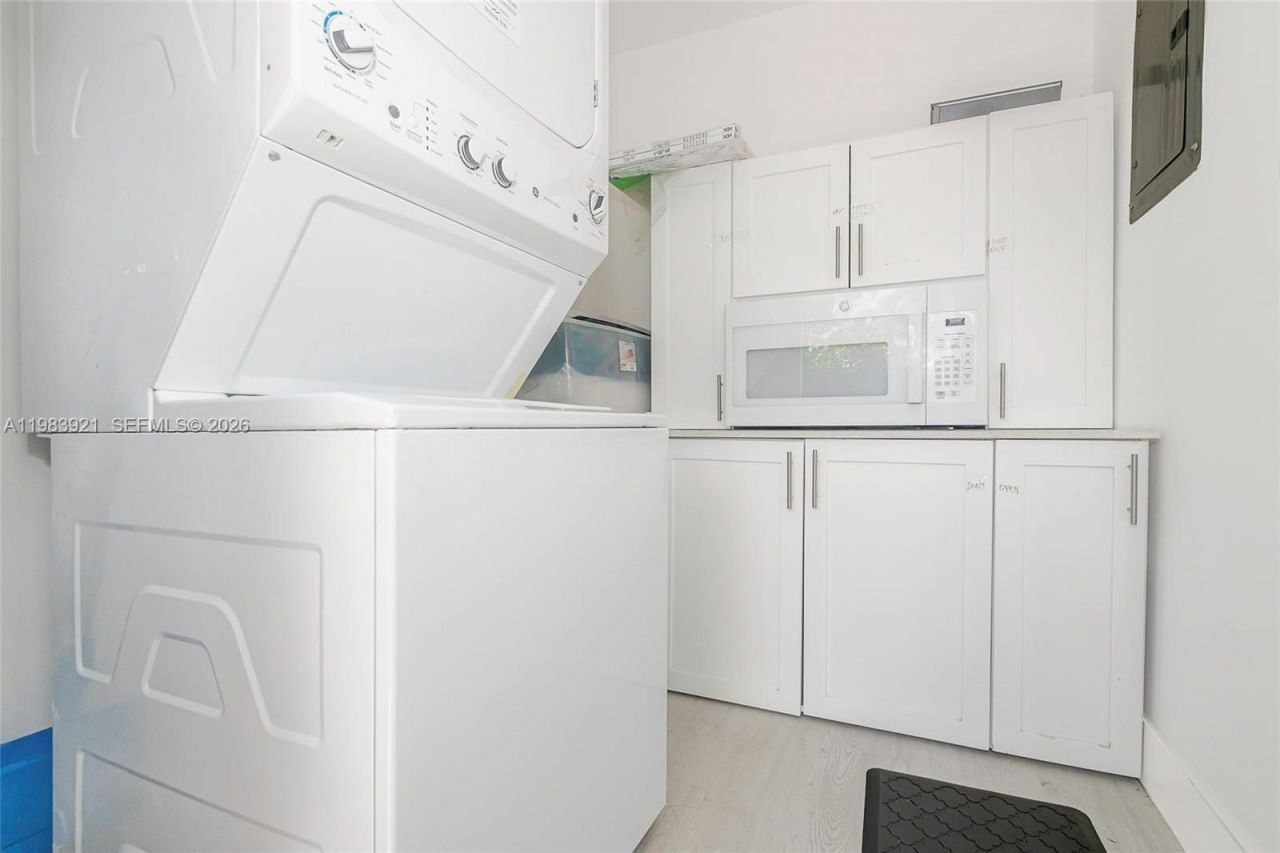 201 Columbus Pkwy , Hollywood, FL 33021 Photo